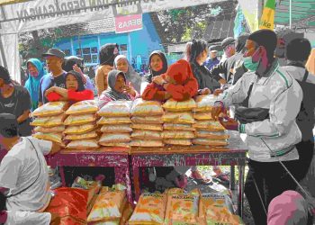 Disperindag Dompu Realisasikan OP di Lapangan Karijawa