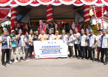 Bupati Dompu Lepas 12 Orang Kontigen PWI Yang Akan Mengikuti Porwanas di Kalsel