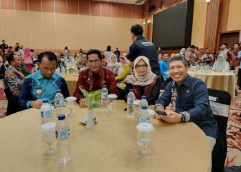 Dompu Dapat Penghargaan Kabupaten Informatif Dari KI Provinsi