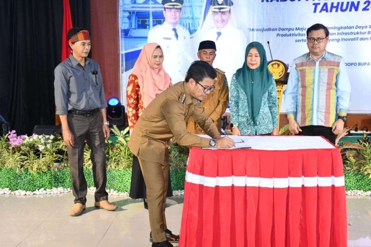 Bupati Dompu Sampaikan Arah Kebijakan Pembangunan Selama 5 Tahun Kedepan