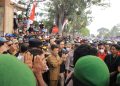 Aksi Unjuk Rasa di DPRD Dompu di Dompu Terkendali