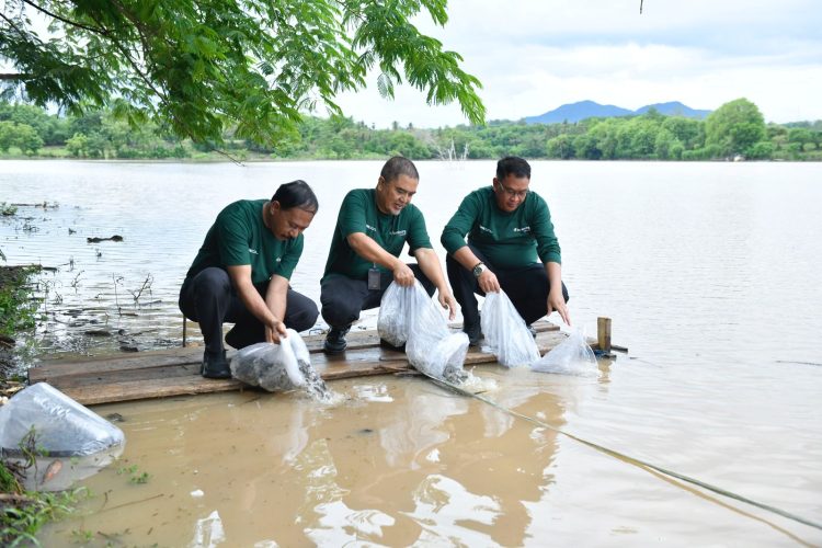 Wujudkan Filosofi “Berkah Bermakna”, Bank NTB Syariah Gelar Aksi Pelestarian Lingkungan di Bendungan Penyaring Sumbawa