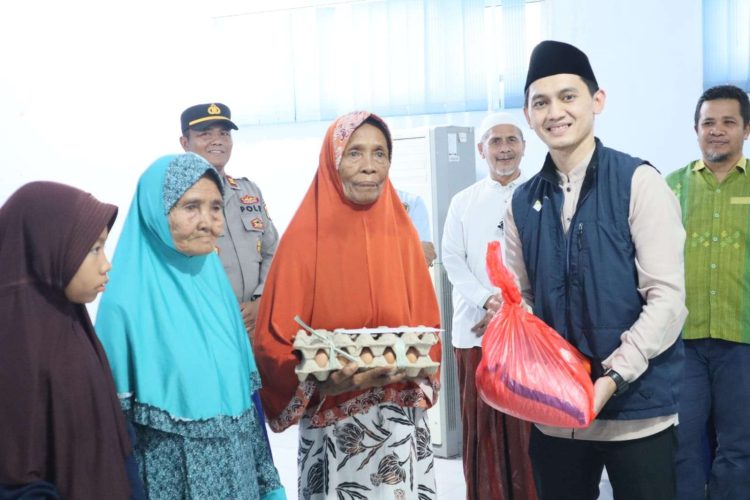 Kolaborasi dengan STM,   PWI Dompu Santuni Anak Yatim dan Kaum Dhuafa