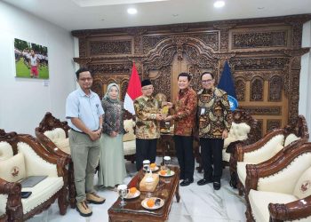 Mendikdasmen Terima Audiensi Bank NTB Syariah, Bahas Penguatan Layanan Keuangan ASN Pendidikan